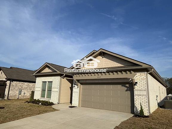 2nd image of 207 Stockyard Cir