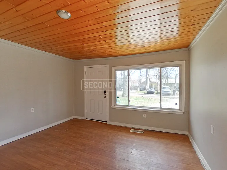 3636 N Whittier Pl — Photo 7