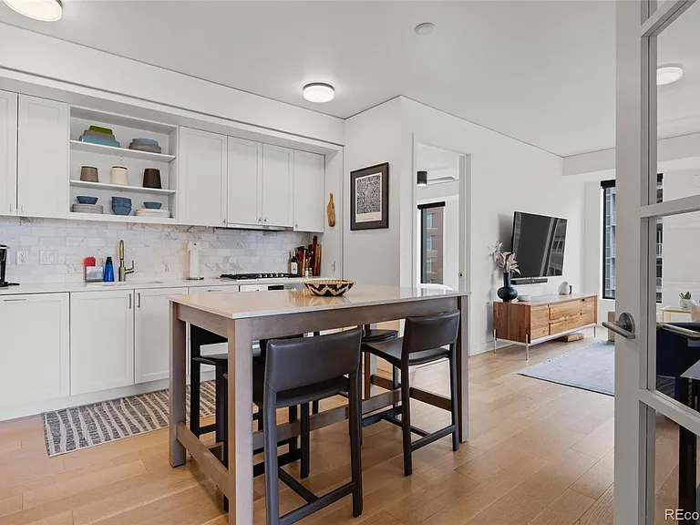 1750 Wewatta St #901 — Photo 10