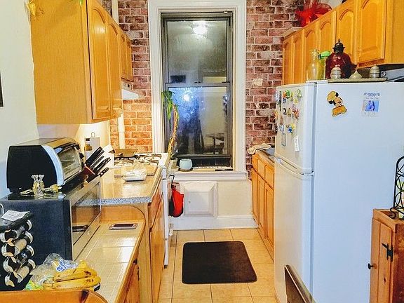 3rd image of 21-12 33rd St #C3