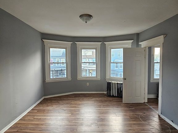 4th image of 60 New Main St #58