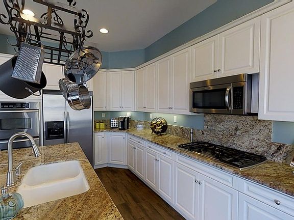 5th image of 25645 Elmwood Ln