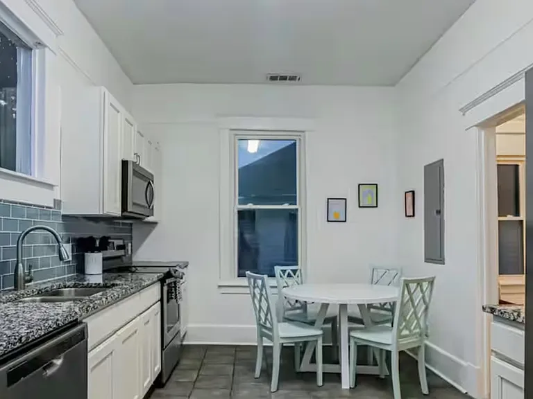 301 W 40th St #B — Photo 3