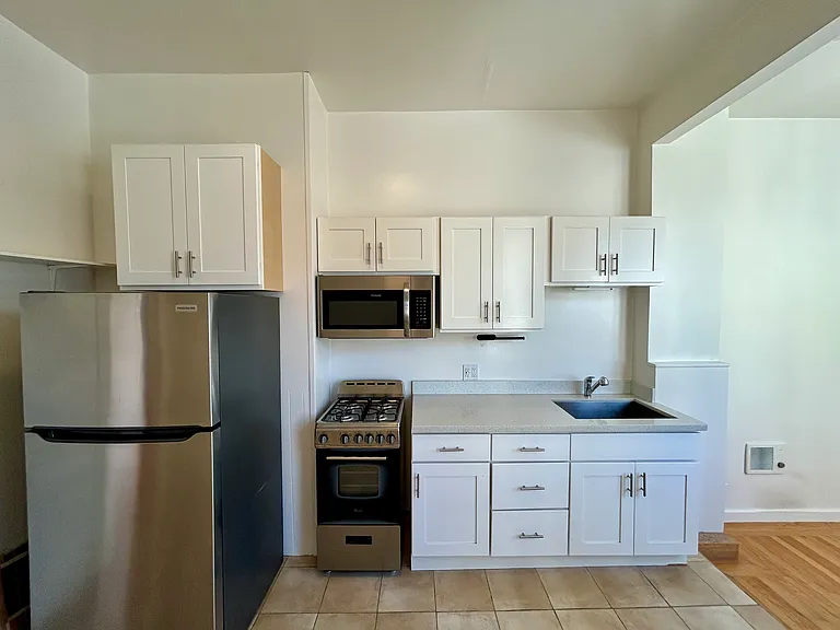 85 Carl St #3 — Photo 9