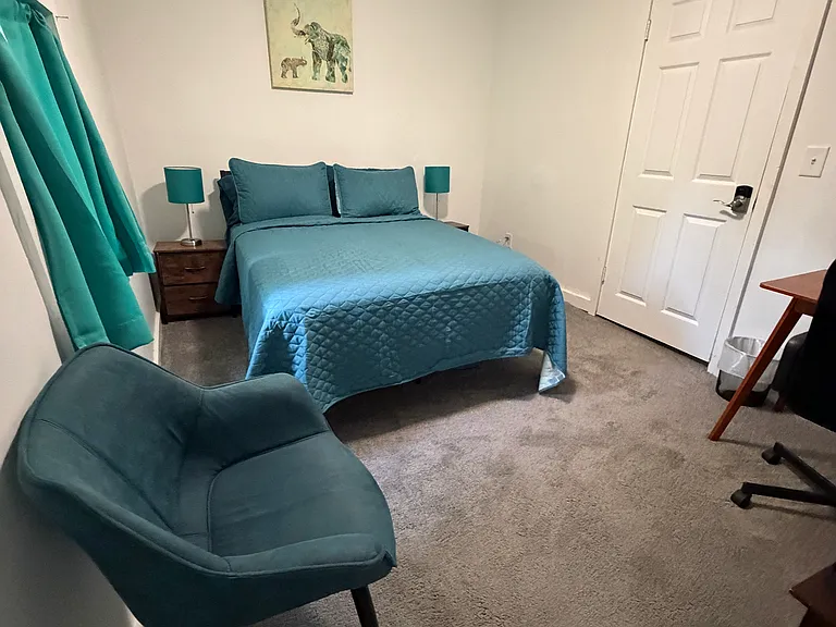 240 Wellington St SW — Photo 1