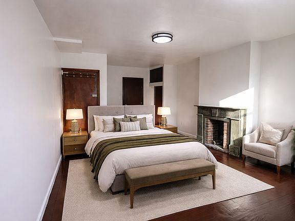 2nd image of 2915 Astoria Blvd #2L