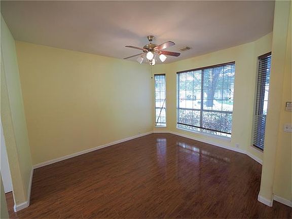 2nd image of 1402 Gator Creek Dr