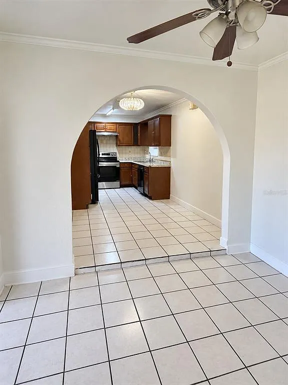 4 bed, 1.5 bath, 1175 sqft, $2,400 — Photo 3