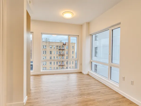 333 Linden Boulevard image 1 of 7