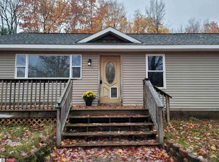 9340 Raspberry Rdg SW, Fife Lake, MI 49633