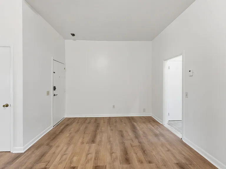 85 Parade St #1R — Photo 1