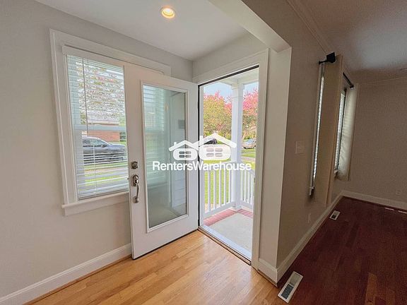 4th image of 164 Forsythe St
