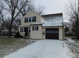 194 Harding Rd, Williamsville, NY 14221