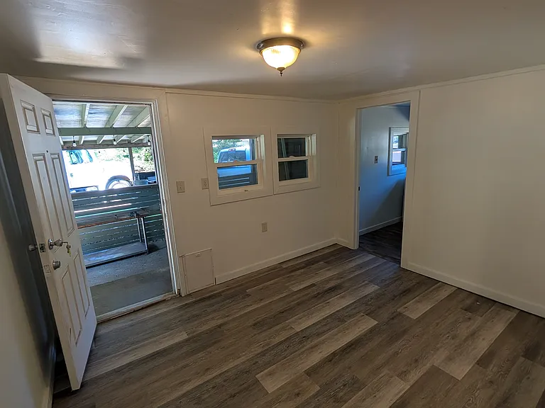 2399 SE Sedgwick Rd — Photo 9