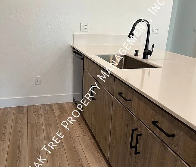 2863 E Tamarind Dr — Photo 15