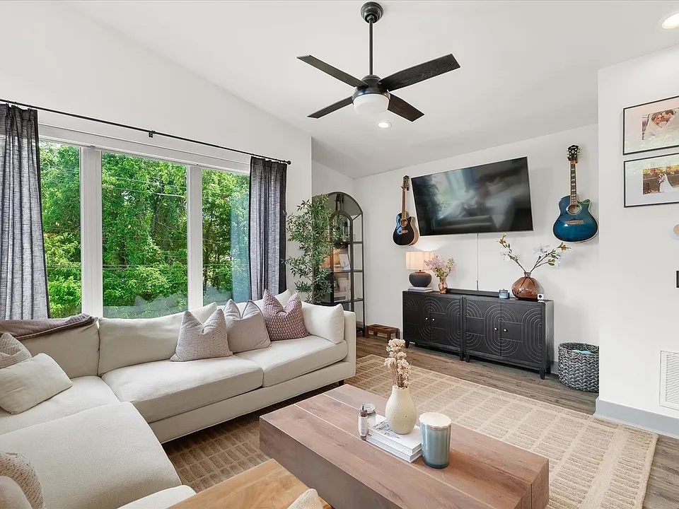 308 Sunliner Dr