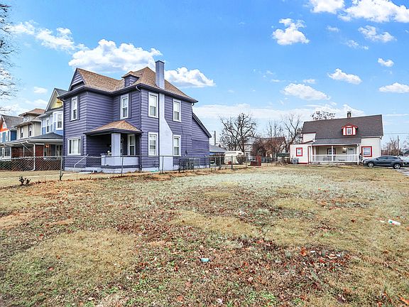 3rd image of 2401 Carrollton Ave