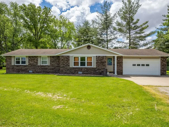 115 E 11th St, Neoga, IL 62447