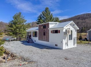 122 Mountain Breeze Rdg, Scaly Mountain, NC 28775