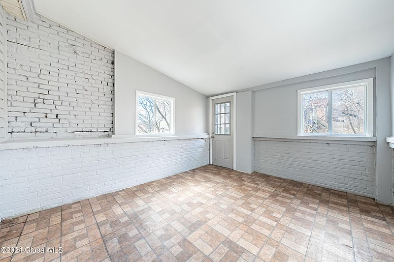 3rd image of 119 Grand Street