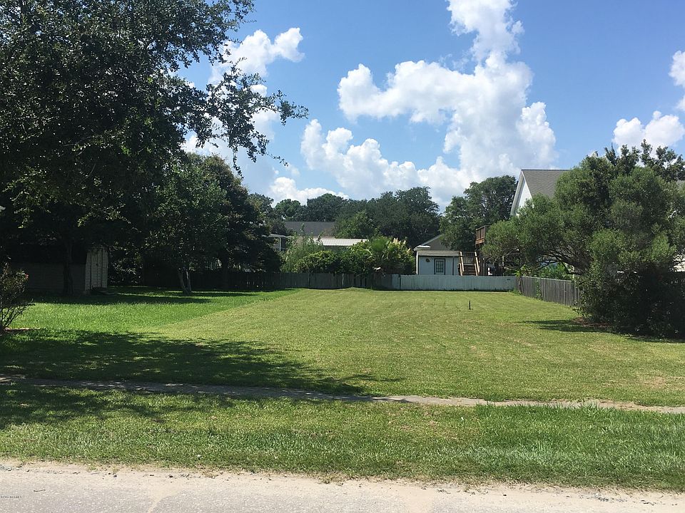 1st image of 104 S 3rd Street