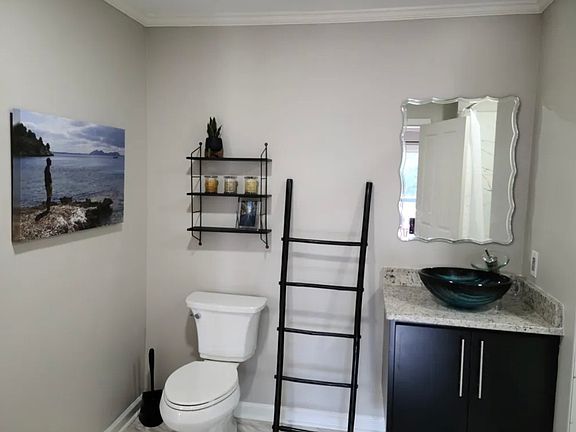 4th image of 900 Taylor St #3