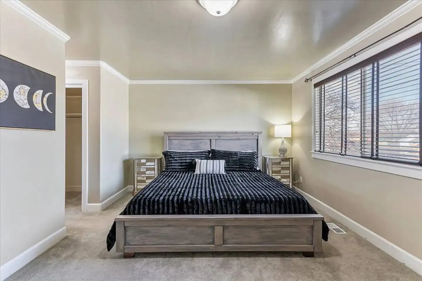 5 bed, 2500 sqft, $5,000 — Photo 2