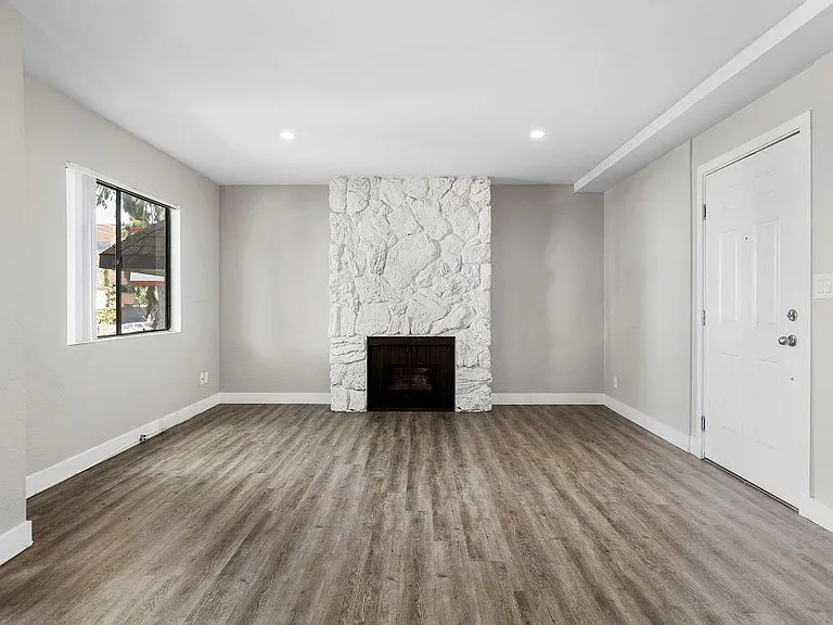 Brody Terrace Apartments — Photo 59