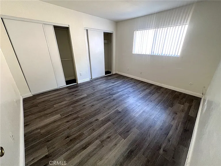 14817 Sylvan St #6 — Photo 7
