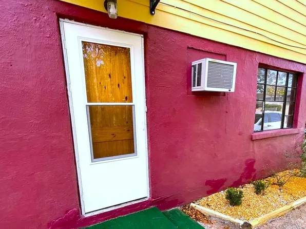 3020 5th St #B, Marianna, FL 32446