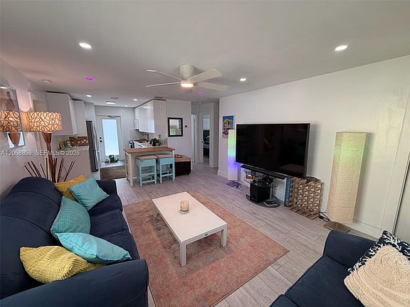 5th image of 705 W Mango St APT C