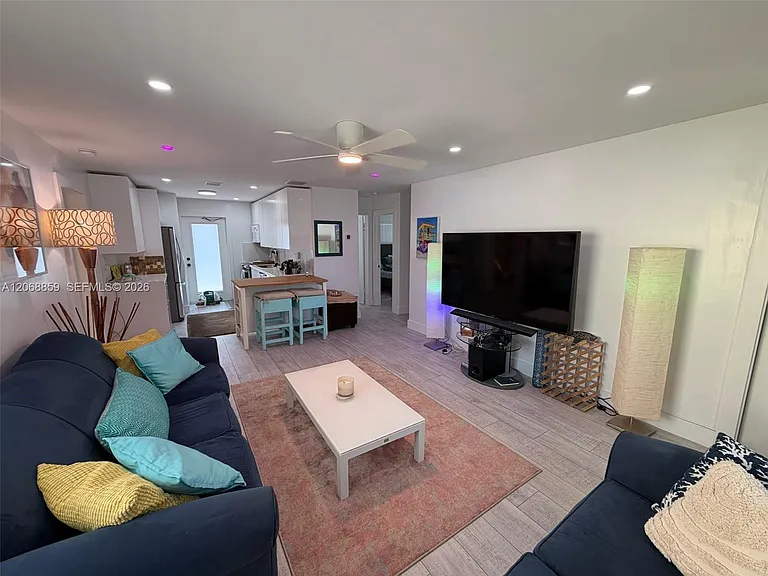 705 W Mango St #C — Photo 5