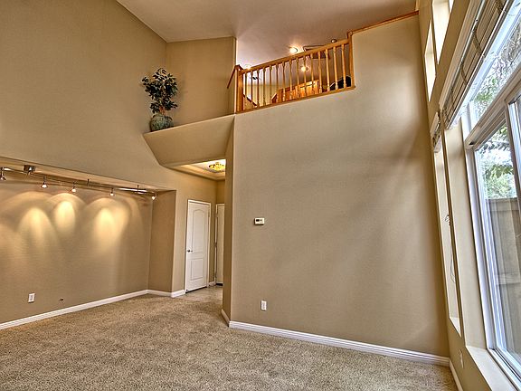 5th image of 684 Parrish Pl