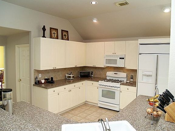 5th image of 15024 Calaveras Dr