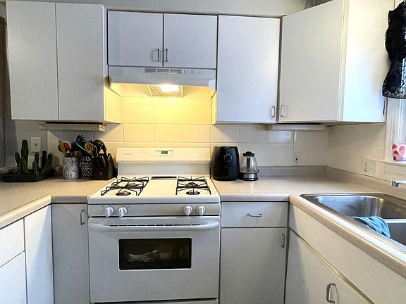 2nd image of 1411 Giddings Ave SE