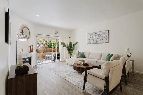 435 E Valencia Ave #105 Photo 1