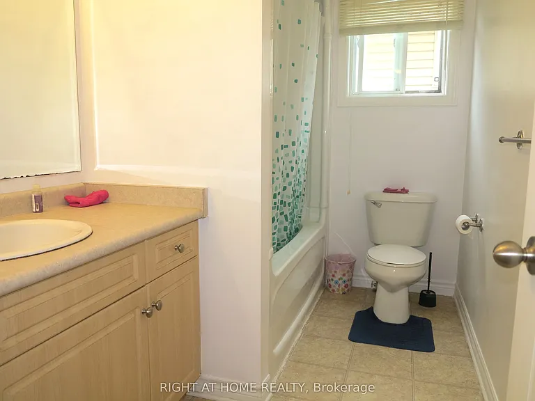 692 Oakcrossing Rd — Photo 17