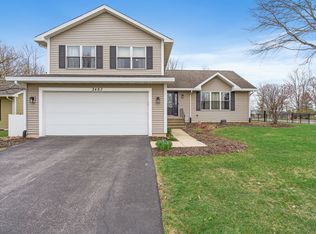 2487 Quail Ct, Aurora, IL 60502