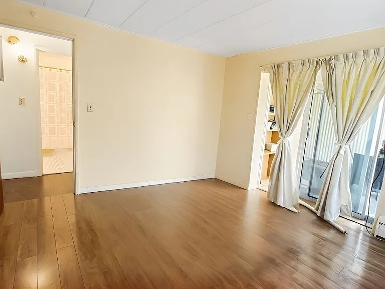 24 Nelson Dr #2D — Photo 5