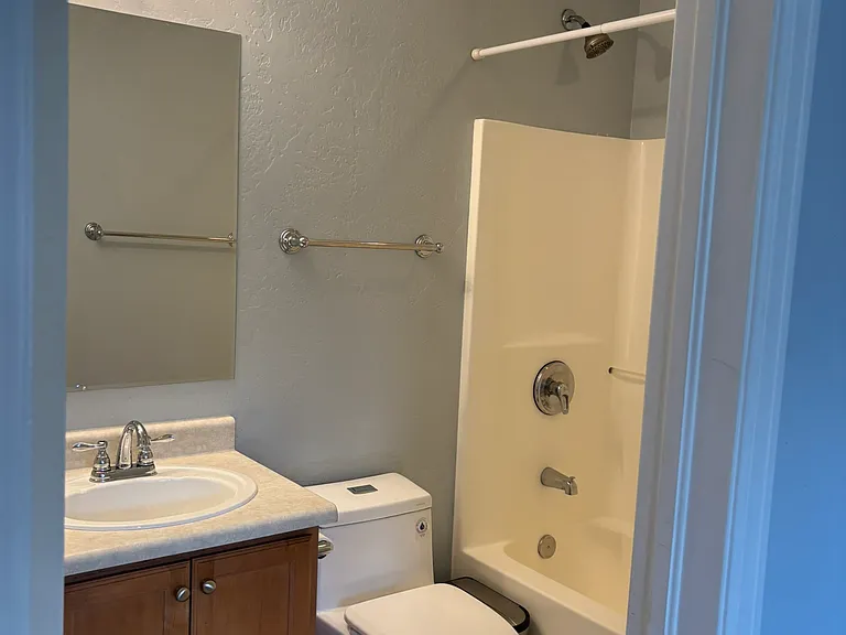104 Lakeside Dr — Photo 11
