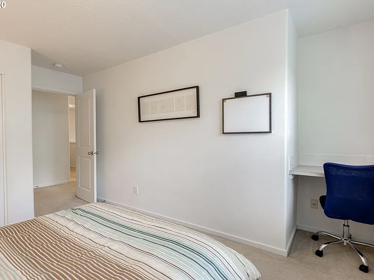 2232 NE Redelfs Way — Photo 20