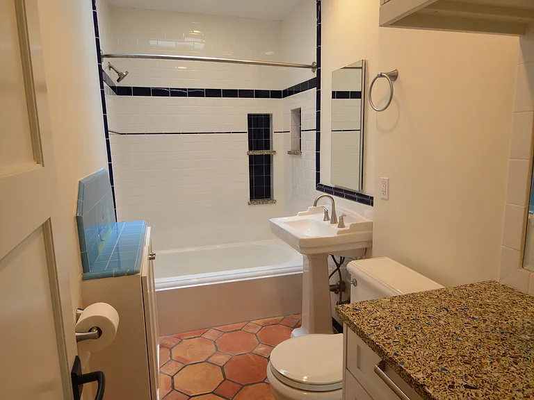7033 Draper Ave — Photo 13
