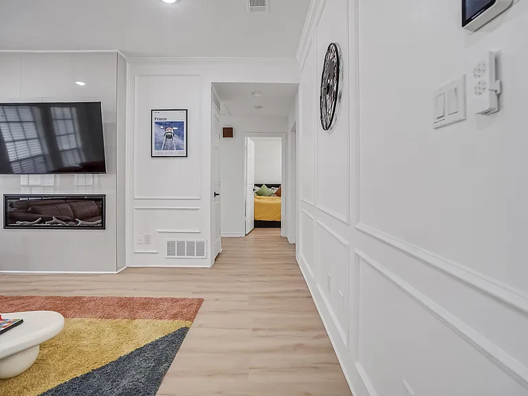 9090 Meadowcrest St — Photo 34