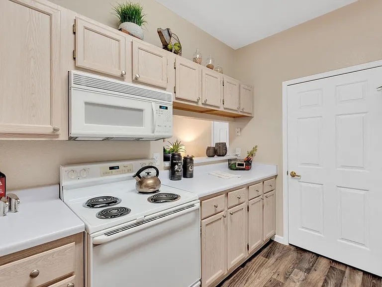 Full Kitchen