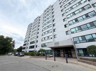 600 Grenfell Dr #810, London, ON N5X 2R8