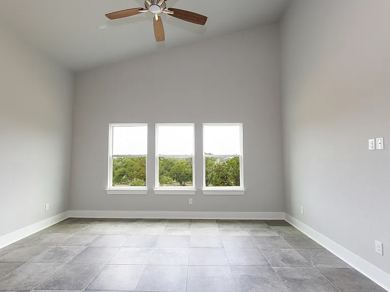 1314 Clayton Nolen Dr — Photo 19
