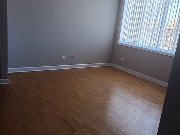 3rd image of 3575 S Archer Ave #303
