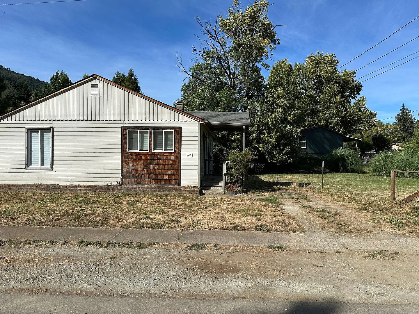 Remodeled 2 bedroom home in Myrtle Creek — Photo 2