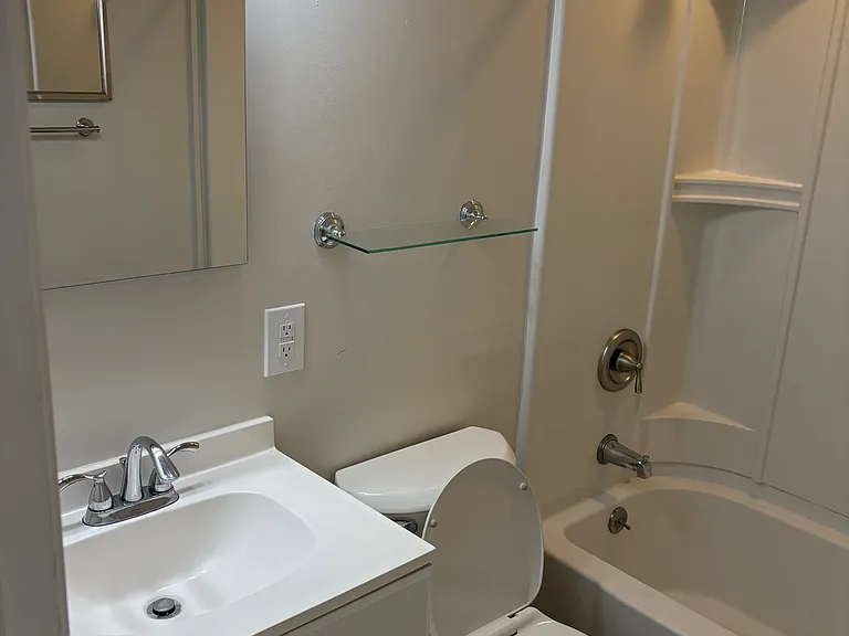 284 Osborn St #1 — Photo 11
