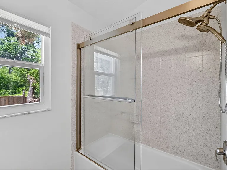 1625 Abrams Rd — Photo 32